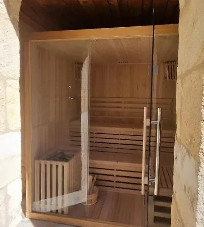 Entiere Chateau Lacroix De 3 Ch, 3 Sdb, Piscine Xxl,sauna, 4 Etoiles,7 Pers Villa